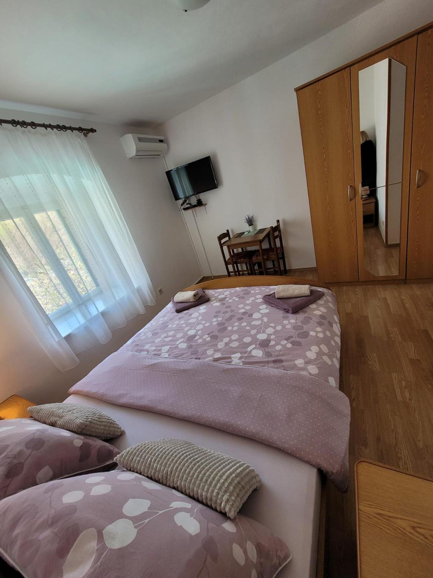 Malin Guesthouse Скрадин Екстериор снимка